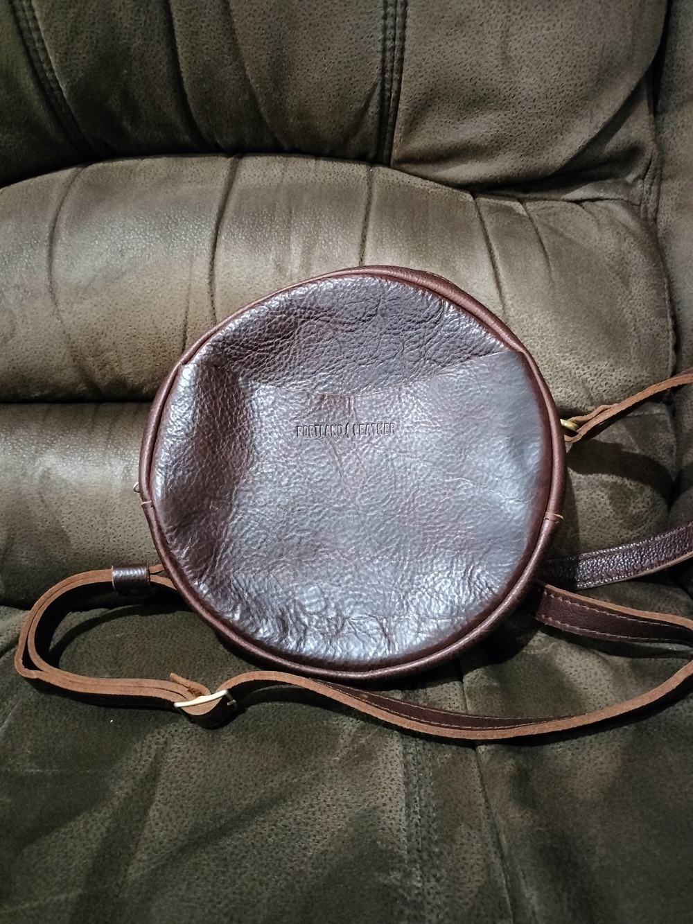 Portland Leather Goods Large Circle Crossbody In Cold brew Pebbled Leather